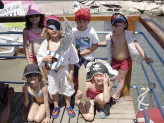  为孩子们带来乐趣的航行 